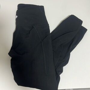 Cropped Lululemon leggings with pockets